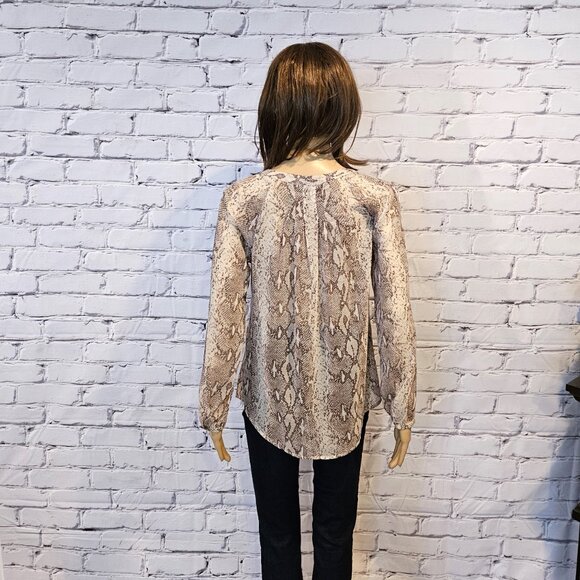 BANANA REPUBLIC - Neutral long sleeve classic python print blouse - Picture 8 of 10